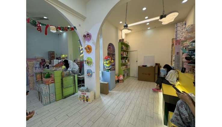 BÁN NHÀ MẶT TIỀN 60M2 C4 NGANG 4M KINH DOANH ĐỈNH HUỲNH VĂN BÁNH 5.99 TỶ
